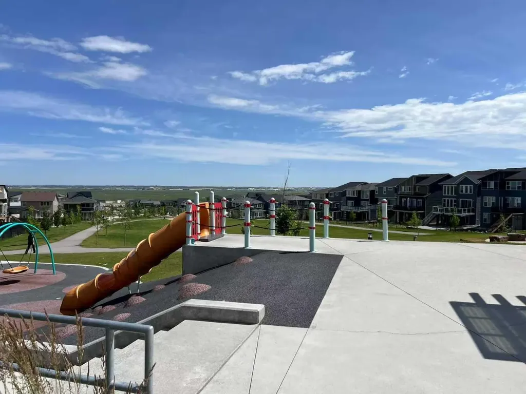 80 Howse Manor NE Calgary AB T3P 0X2