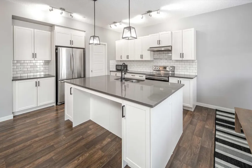 80 Howse Manor NE Calgary AB T3P 0X2