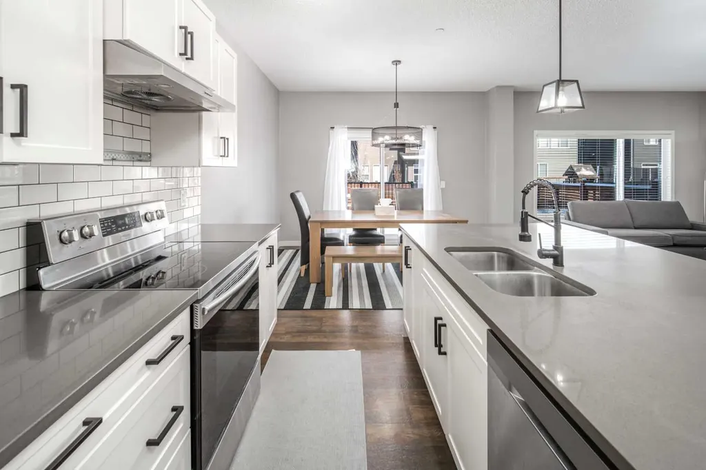 80 Howse Manor NE Calgary AB T3P 0X2