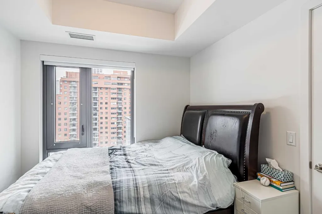 730 2 Avenue SW Calgary AB T2P 1R8
