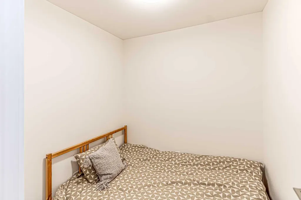 730 2 Avenue SW Calgary AB T2P 1R8
