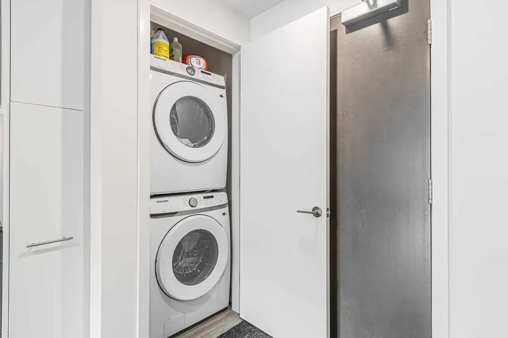 730 2 Avenue SW Calgary AB T2P 1R8