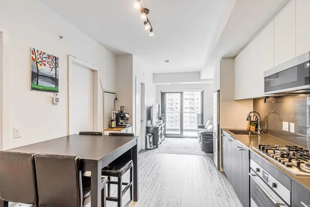 730 2 Avenue SW Calgary AB T2P 1R8