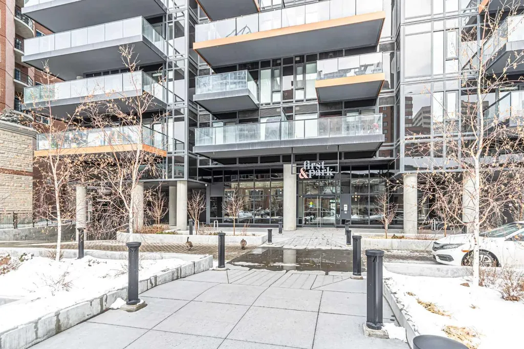 730 2 Avenue SW Calgary AB T2P 1R8