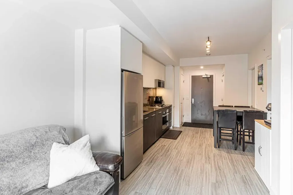 730 2 Avenue SW Calgary AB T2P 1R8