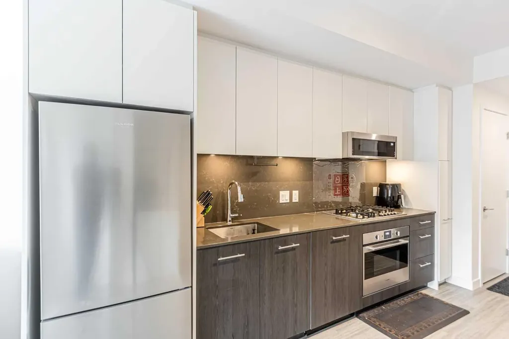 730 2 Avenue SW Calgary AB T2P 1R8