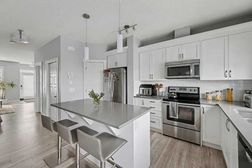 38 Sage Bluff Gate NW Calgary AB T3R 0Y9