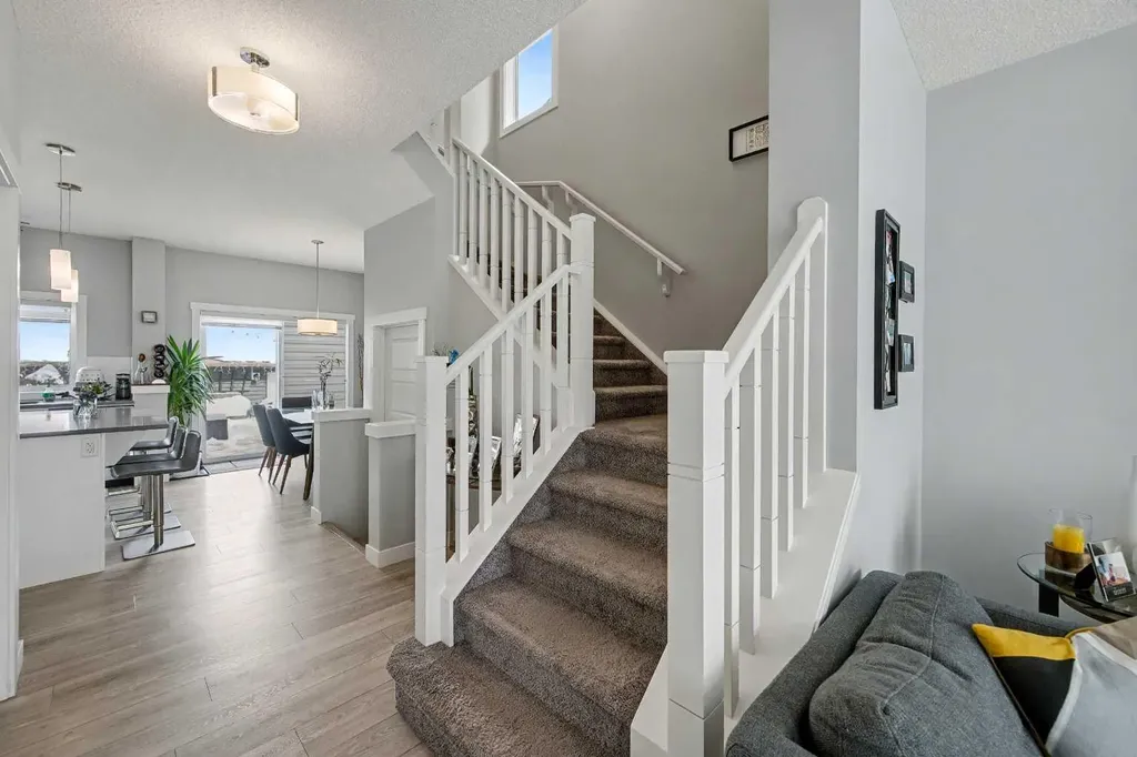 38 Sage Bluff Gate NW Calgary AB T3R 0Y9
