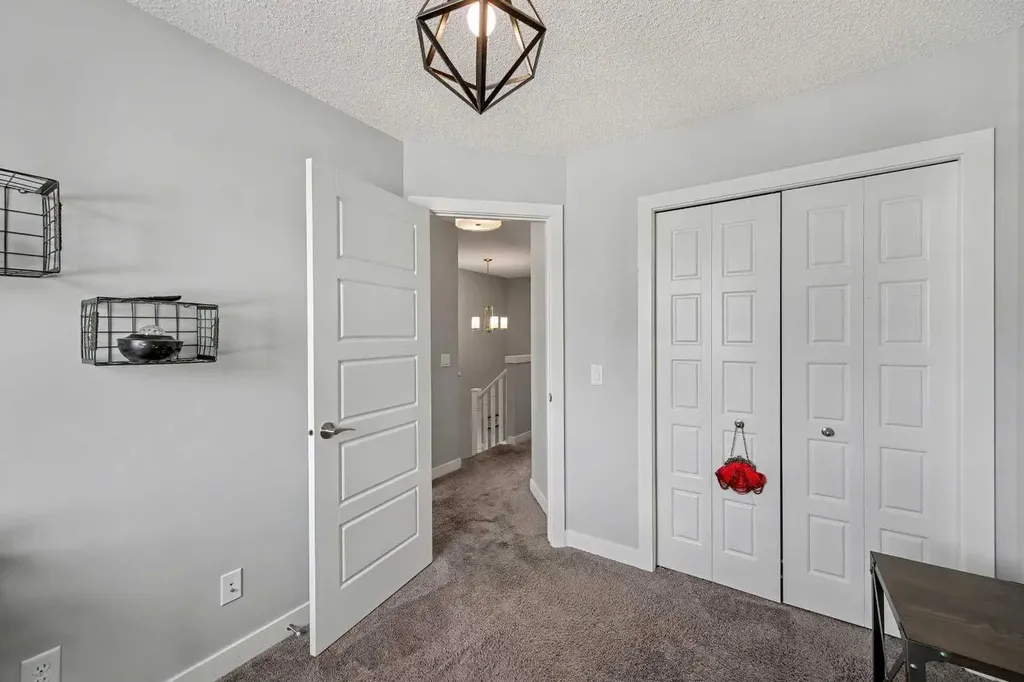38 Sage Bluff Gate NW Calgary AB T3R 0Y9