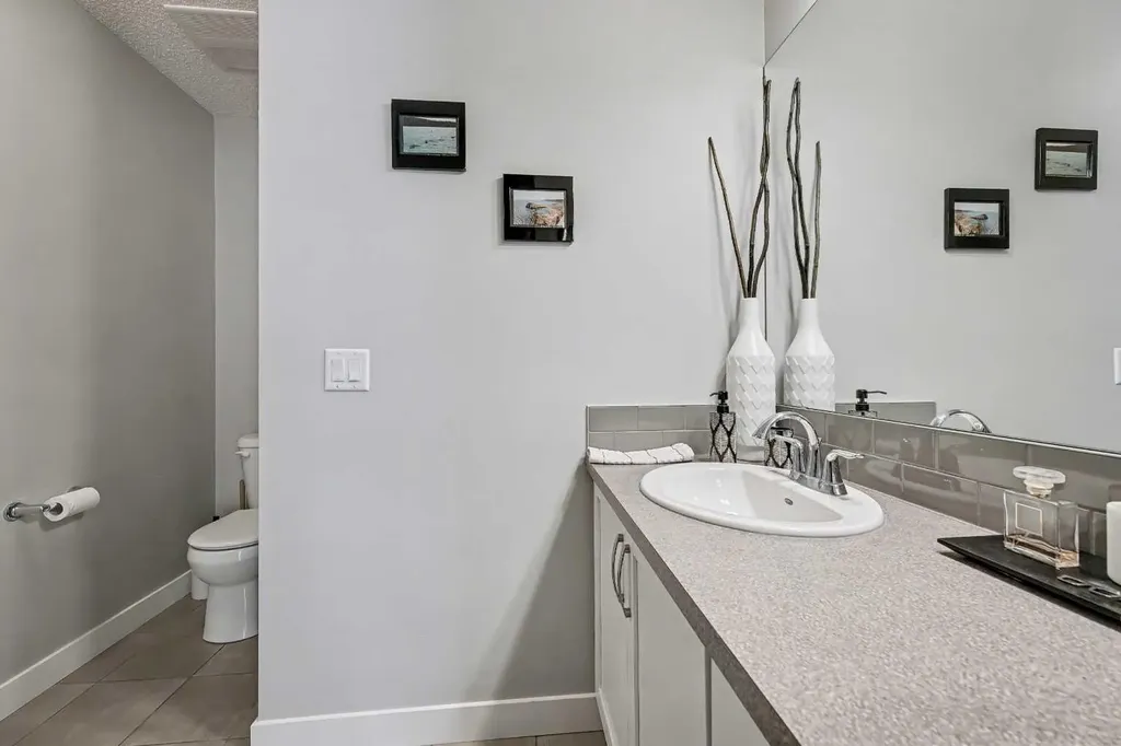 38 Sage Bluff Gate NW Calgary AB T3R 0Y9