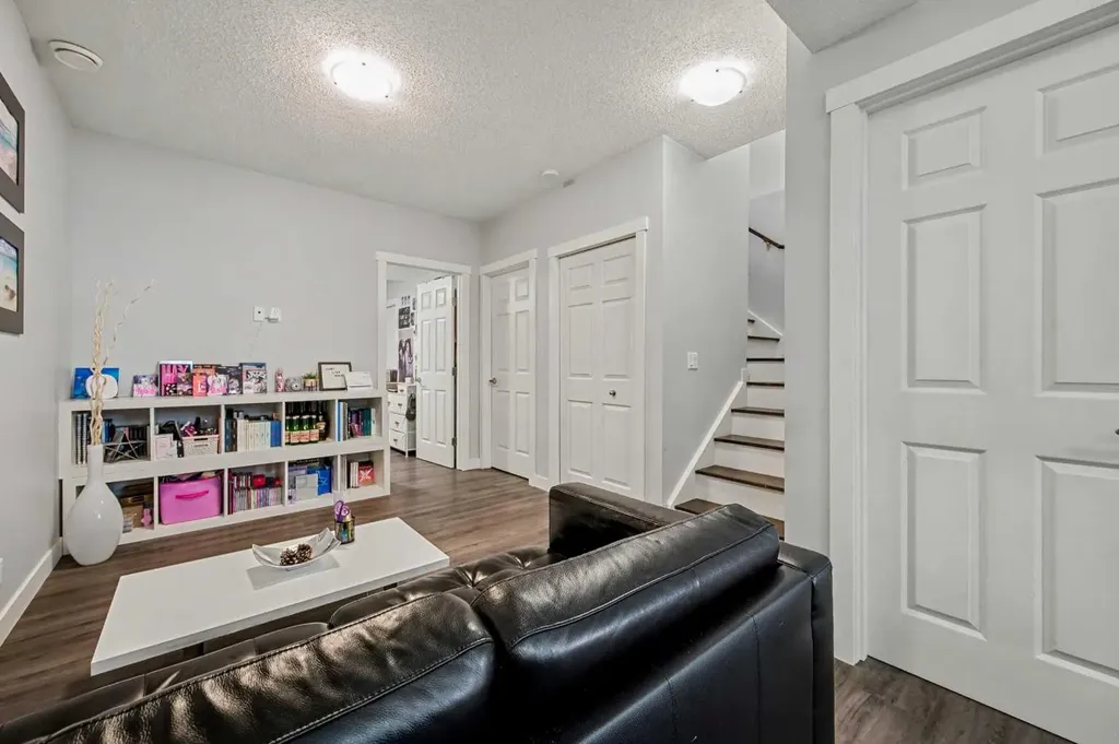 38 Sage Bluff Gate NW Calgary AB T3R 0Y9