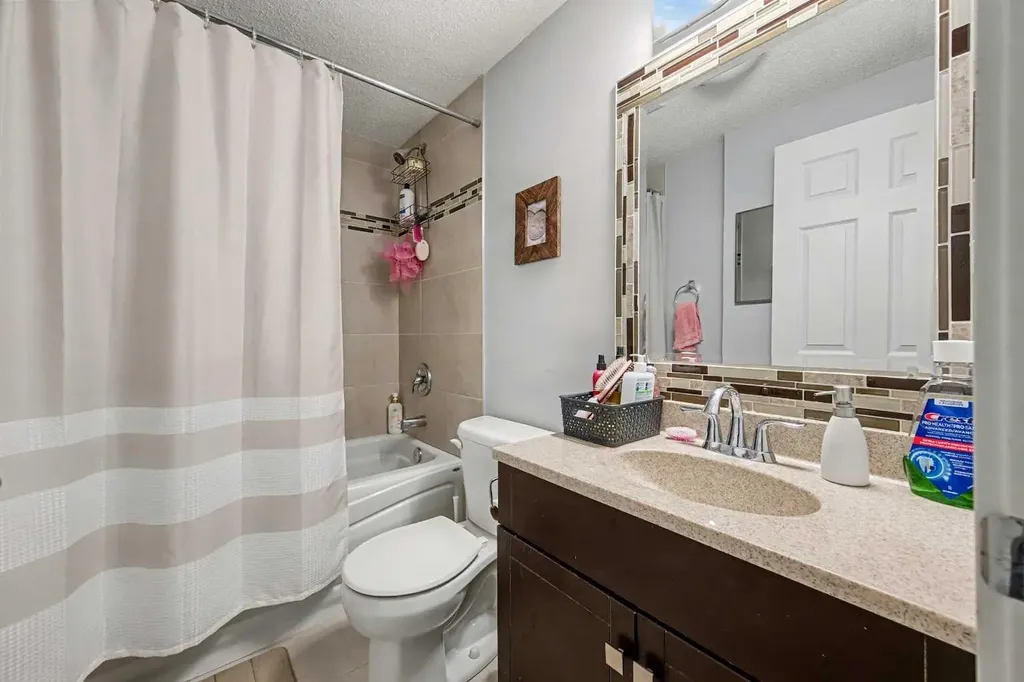 38 Sage Bluff Gate NW Calgary AB T3R 0Y9