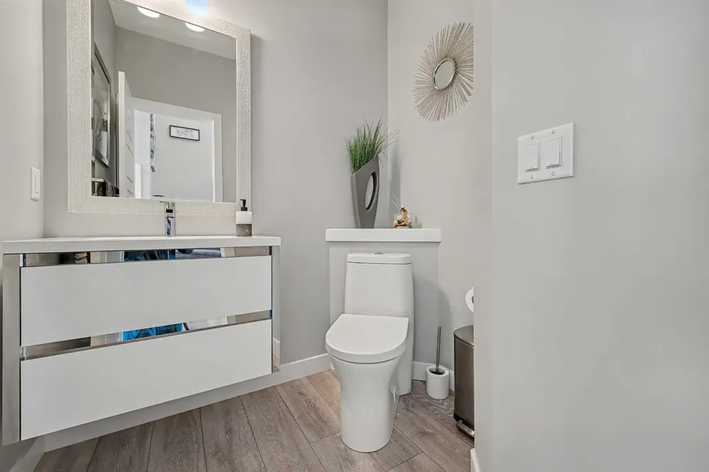38 Sage Bluff Gate NW Calgary AB T3R 0Y9