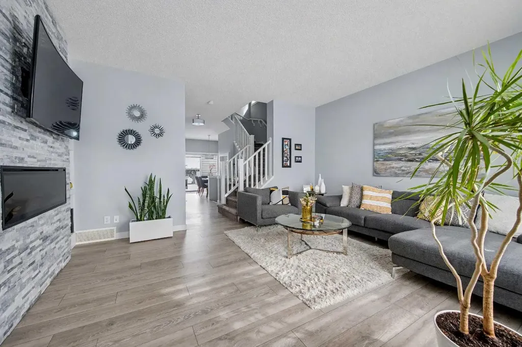 38 Sage Bluff Gate NW Calgary AB T3R 0Y9
