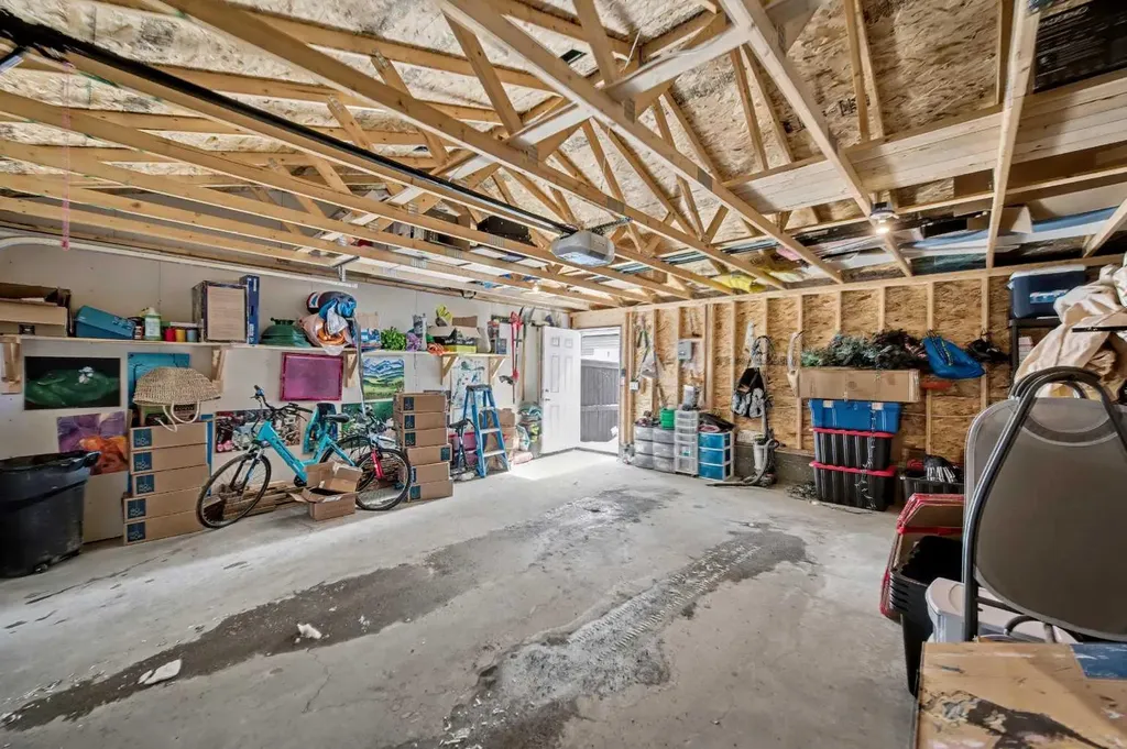 38 Sage Bluff Gate NW Calgary AB T3R 0Y9