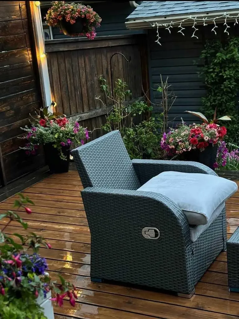 38 Sage Bluff Gate NW Calgary AB T3R 0Y9