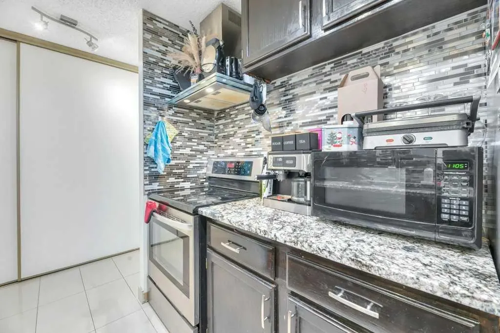 924 14 Avenue SW Calgary AB T2R 0N7