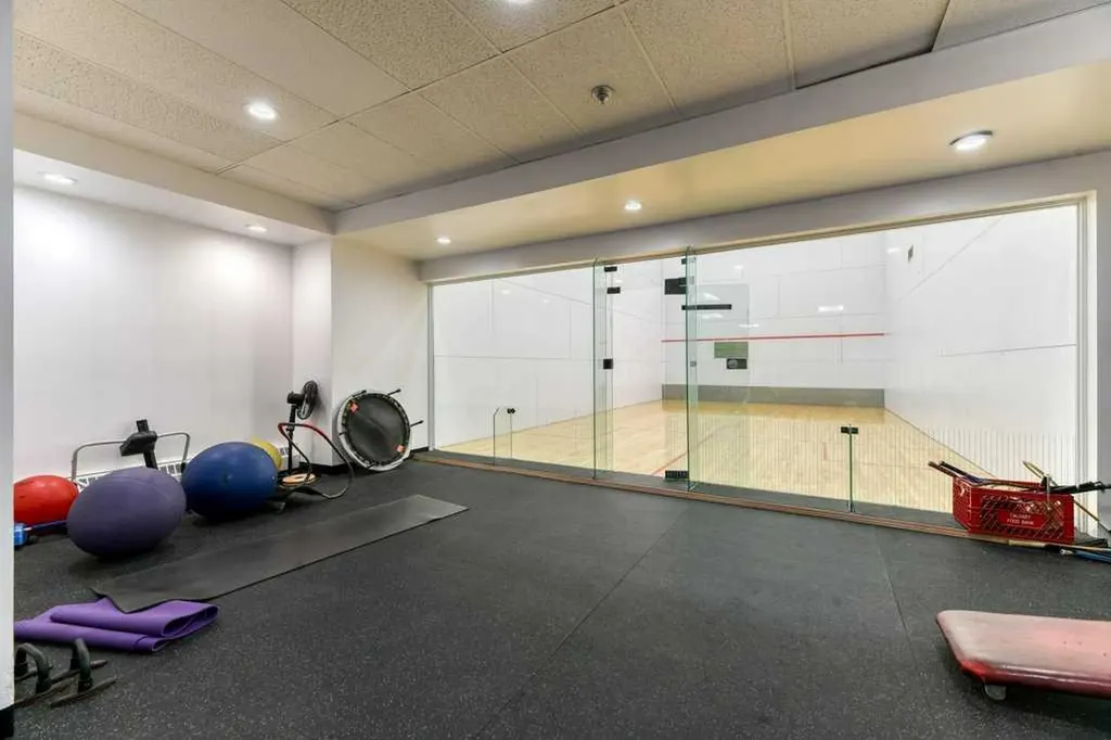 924 14 Avenue SW Calgary AB T2R 0N7