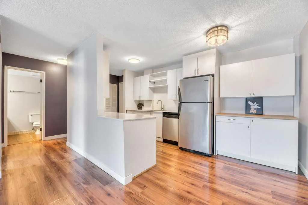 507 57 Avenue SW Calgary AB T2Y 0H2