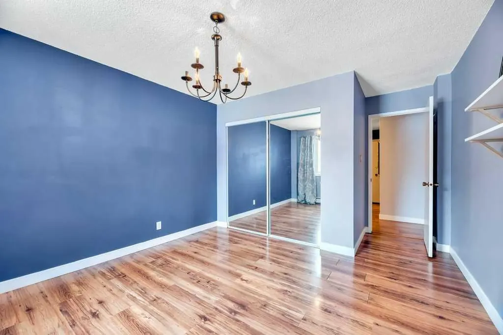 507 57 Avenue SW Calgary AB T2Y 0H2