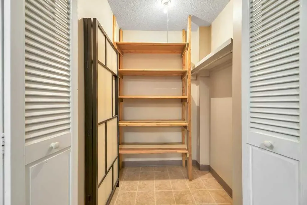 507 57 Avenue SW Calgary AB T2Y 0H2