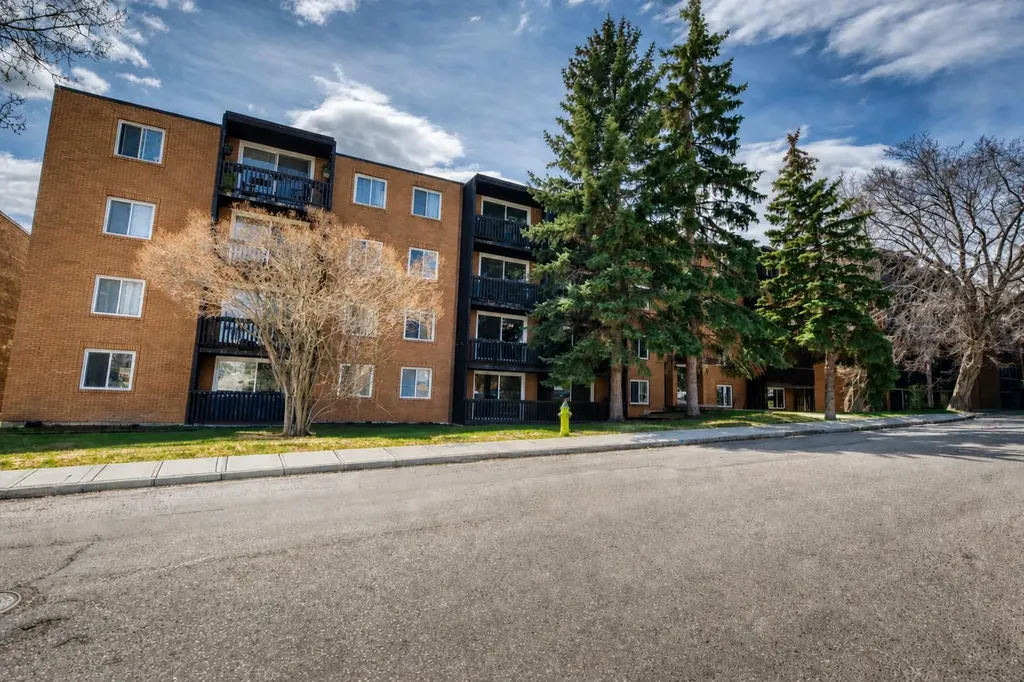 507 57 Avenue SW Calgary AB T2Y 0H2