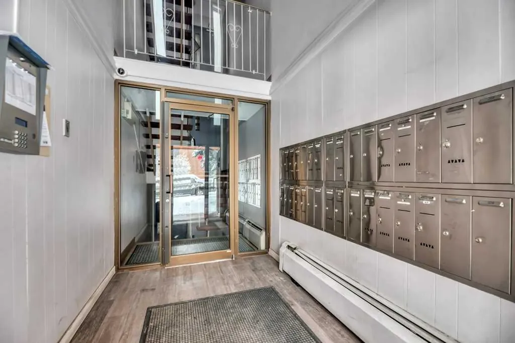 507 57 Avenue SW Calgary AB T2Y 0H2