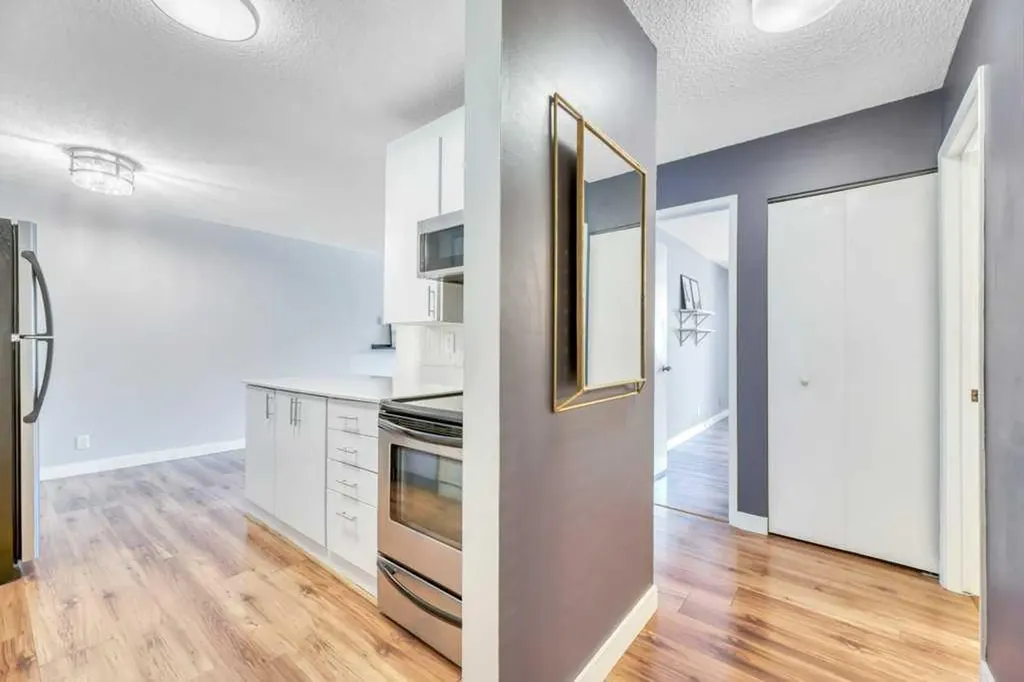 507 57 Avenue SW Calgary AB T2Y 0H2
