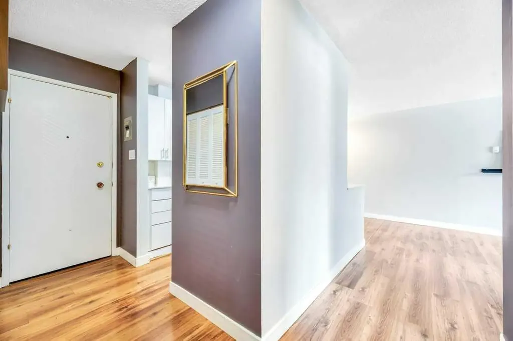 507 57 Avenue SW Calgary AB T2Y 0H2