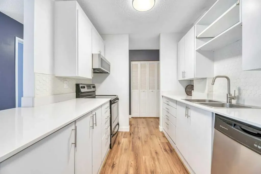 507 57 Avenue SW Calgary AB T2Y 0H2