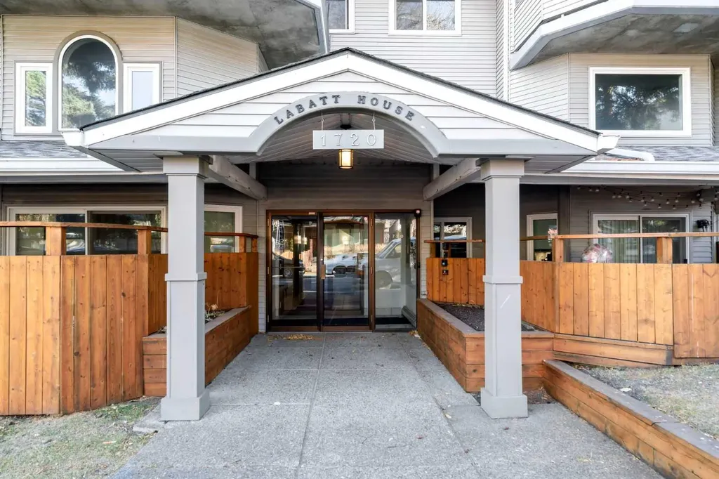 1720 13 Street SW Calgary AB T2T 3P4