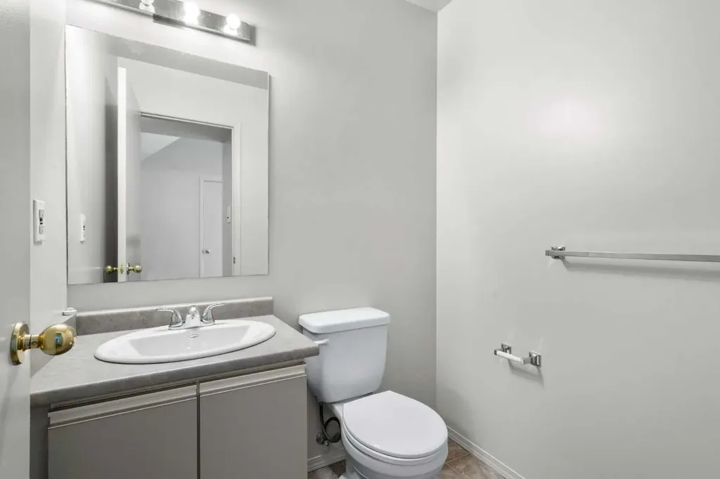 1720 13 Street SW Calgary AB T2T 3P4