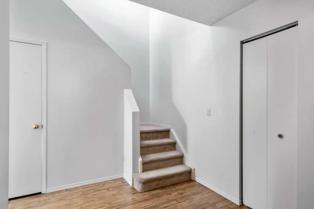 1720 13 Street SW Calgary AB T2T 3P4