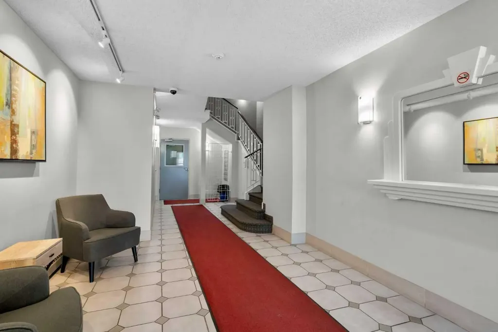 1720 13 Street SW Calgary AB T2T 3P4