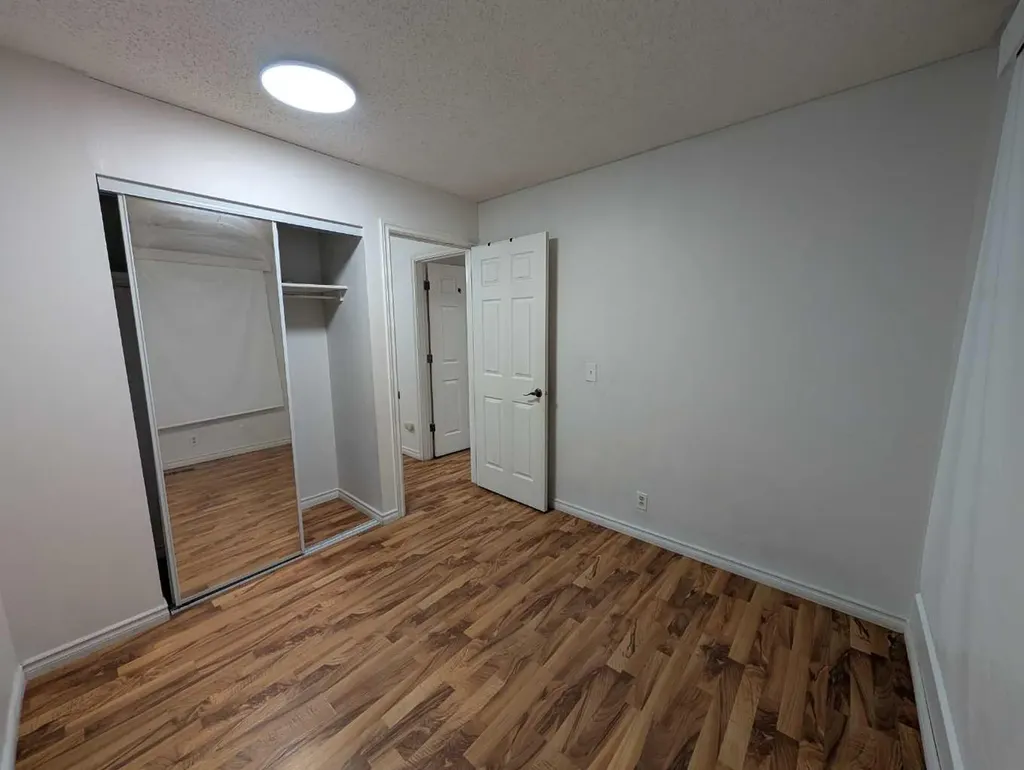 114 Castledale Way NE Calgary AB T3J 2A2