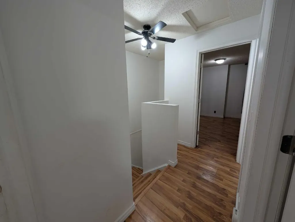 114 Castledale Way NE Calgary AB T3J 2A2