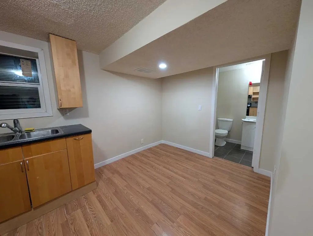 114 Castledale Way NE Calgary AB T3J 2A2