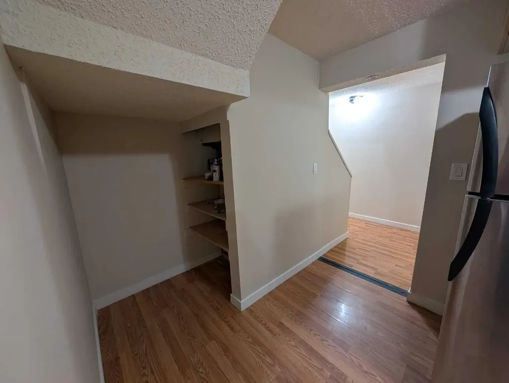 114 Castledale Way NE Calgary AB T3J 2A2