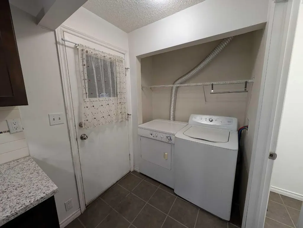 114 Castledale Way NE Calgary AB T3J 2A2
