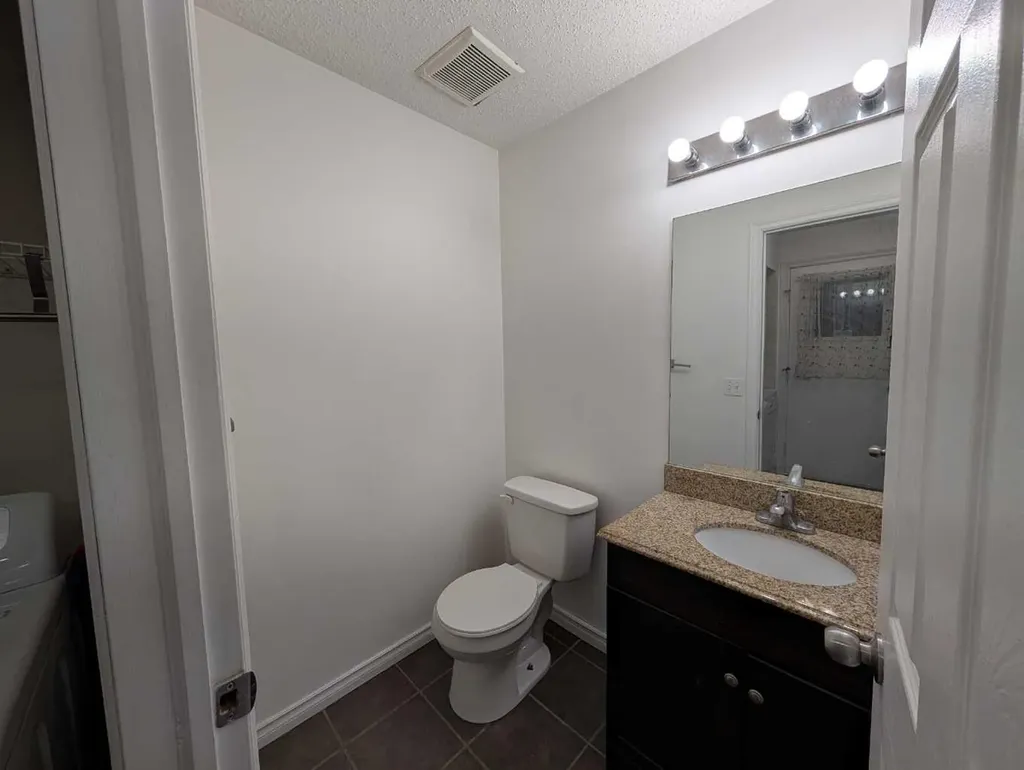 114 Castledale Way NE Calgary AB T3J 2A2