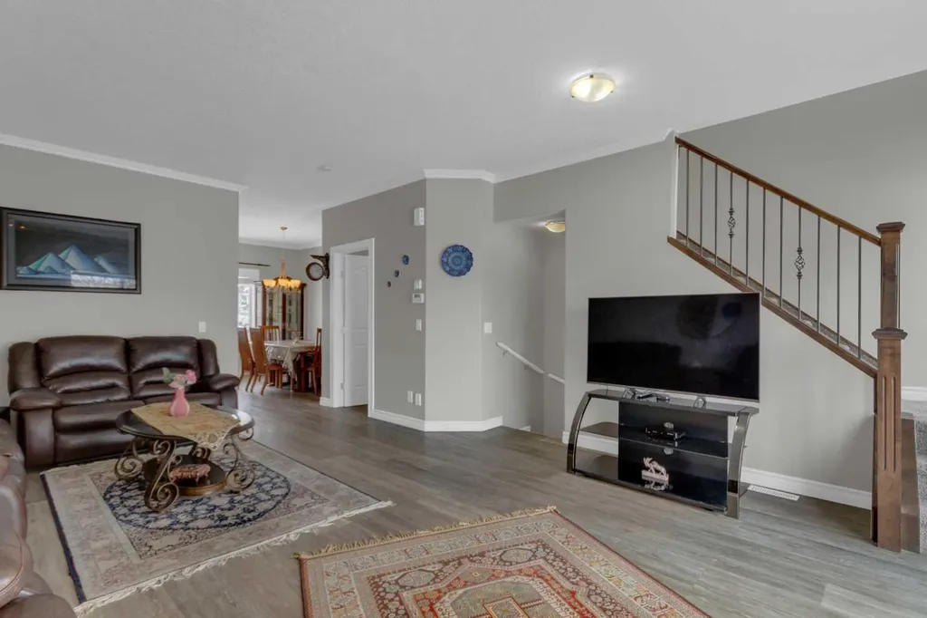 10 West Cedar Rise SW Calgary AB T3H 5G8
