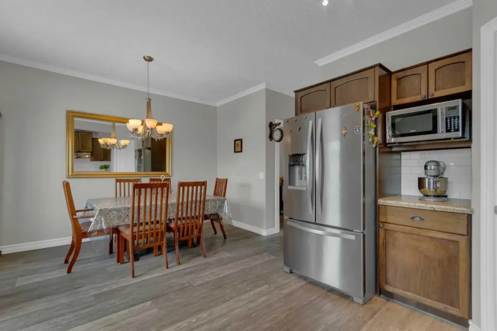 10 West Cedar Rise SW Calgary AB T3H 5G8