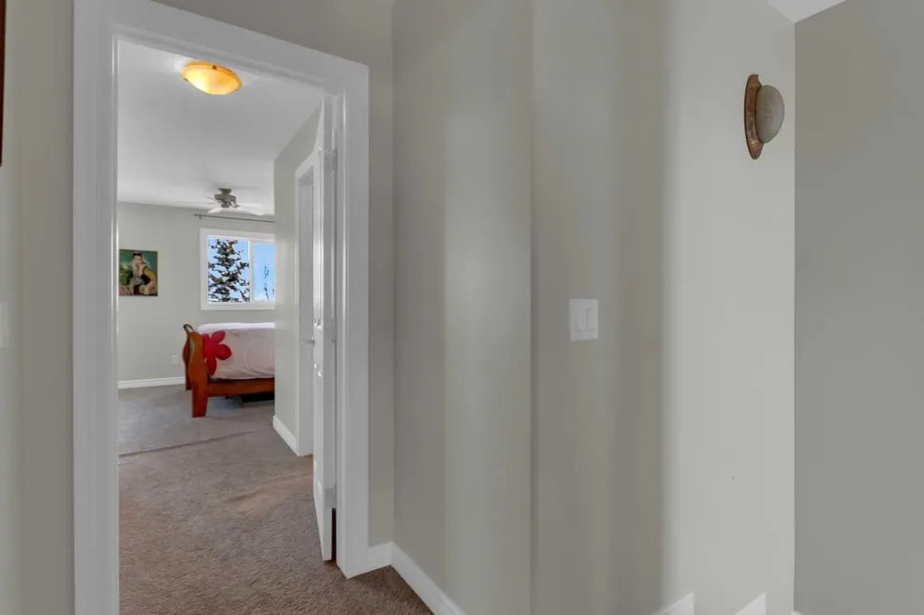 10 West Cedar Rise SW Calgary AB T3H 5G8