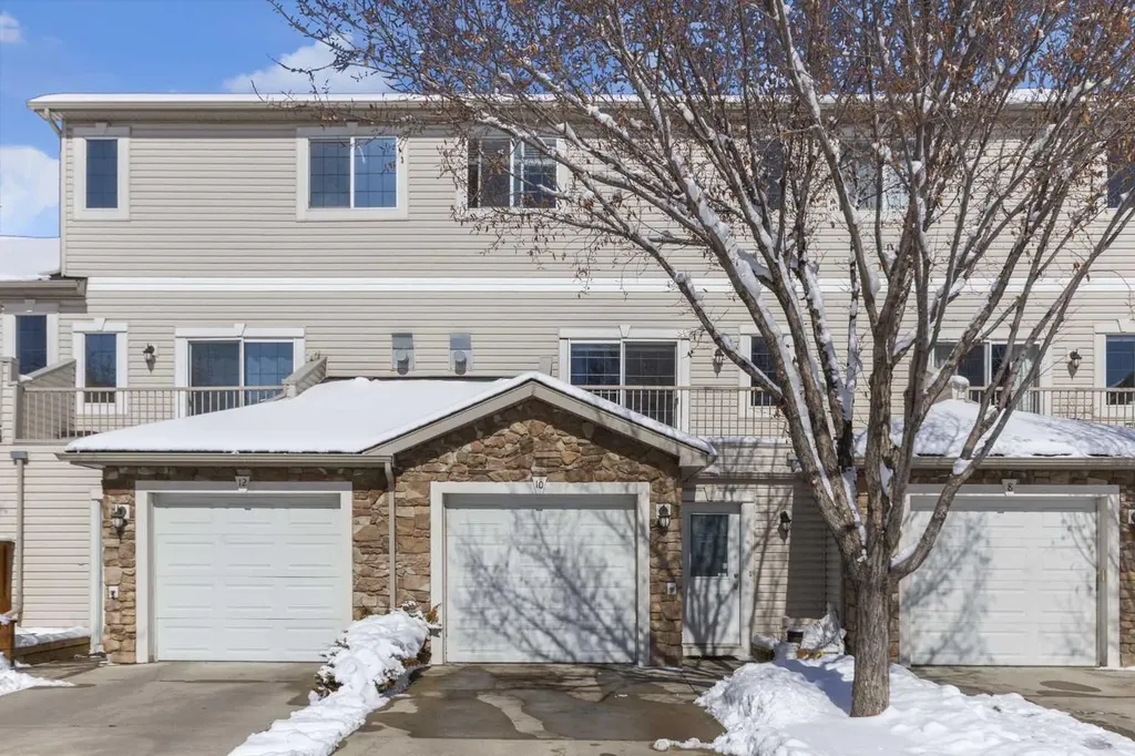 10 West Cedar Rise SW Calgary AB T3H 5G8