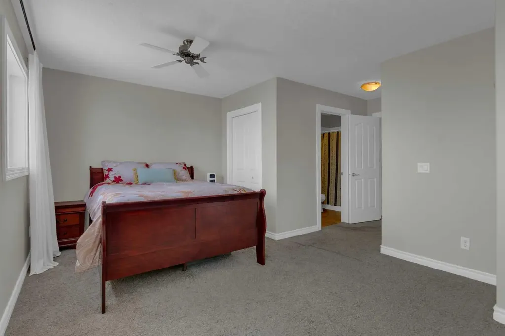 10 West Cedar Rise SW Calgary AB T3H 5G8