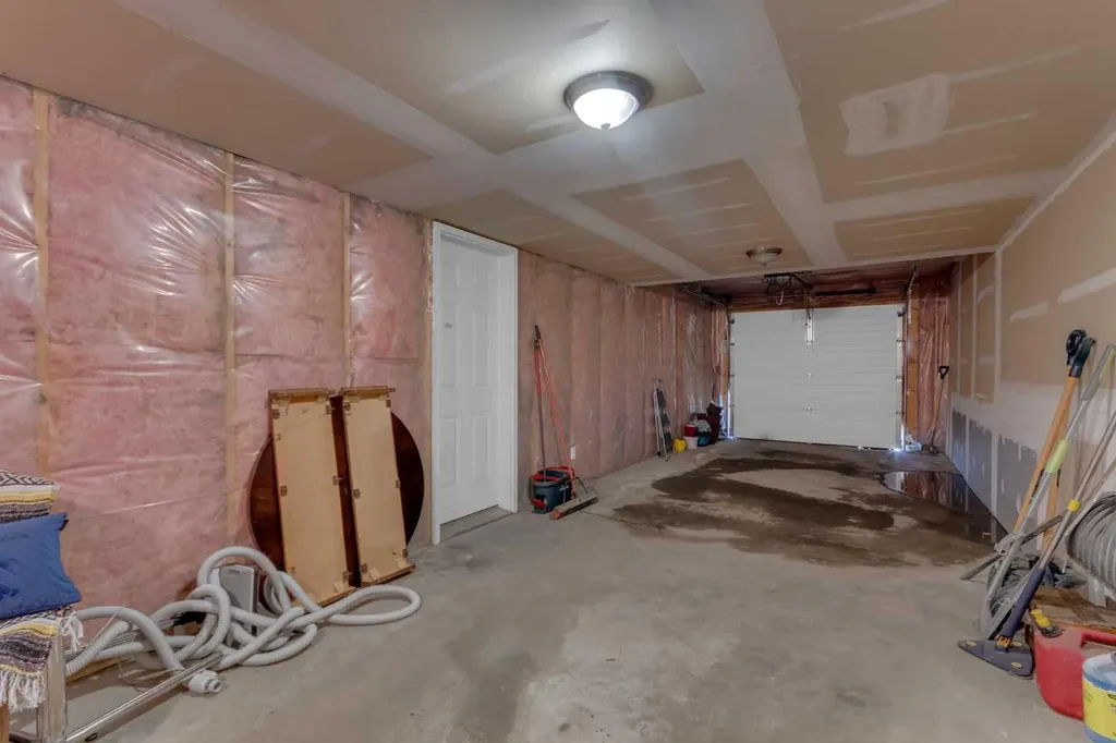 10 West Cedar Rise SW Calgary AB T3H 5G8