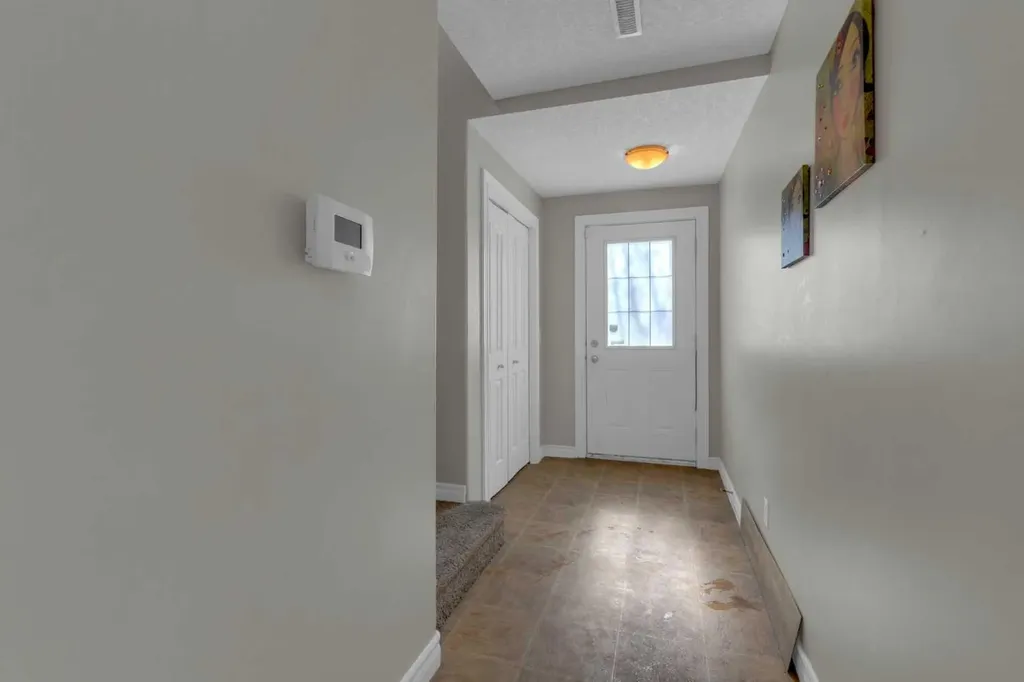10 West Cedar Rise SW Calgary AB T3H 5G8