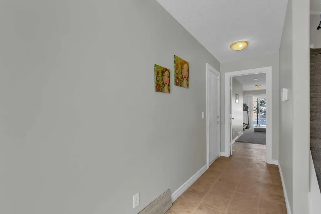 10 West Cedar Rise SW Calgary AB T3H 5G8