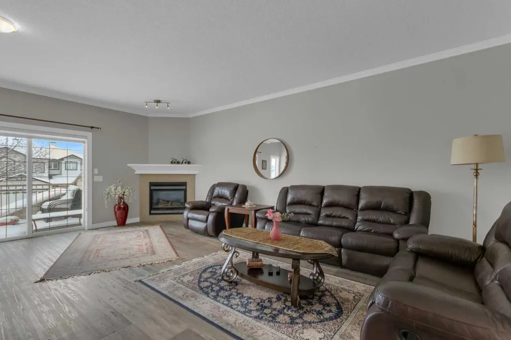 10 West Cedar Rise SW Calgary AB T3H 5G8