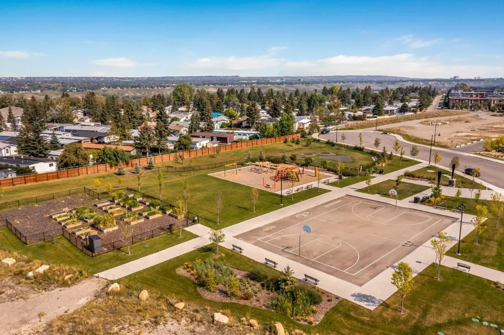 3223 83 Street NW Calgary AB T3B 5P4